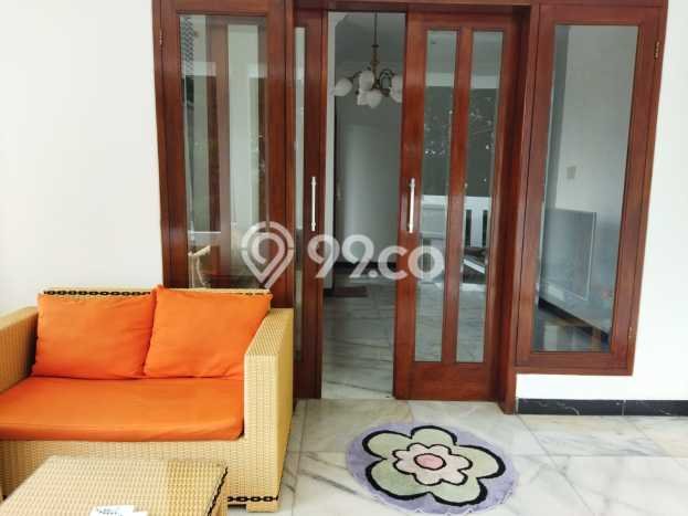 Hunian Mewah LB 400m2 Siap Pakai Desain Elegan di Cibubur, Jakarta Timur Hunian Mewah LB 400m2 Siap Pakai Desain Elegan di Cibubur, Jakarta Timur