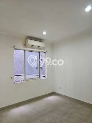 For Sale Hunian Rumah Terawat 3 Kamar di Lippo Karawaci, Tangerang For Sale Hunian Rumah Terawat 3 Kamar di Lippo Karawaci, Tangerang