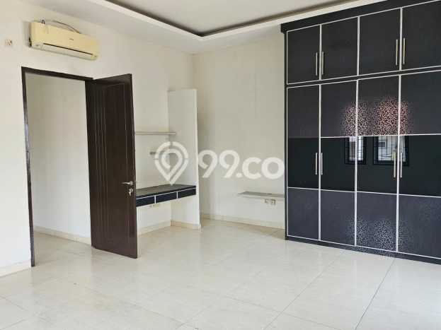 Dijual Rumah Luas Megah Dengan View Eksklusif di Kalideres, Jakarta Barat Dijual Rumah Luas Megah Dengan View Eksklusif di Kalideres, Jakarta Barat