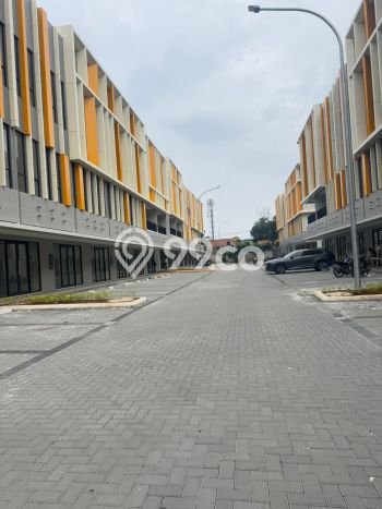 Unit Ruko Paling Strategis di BSD Tangerang Selatan dengan LB 160m2 Unit Ruko Paling Strategis di BSD Tangerang Selatan dengan LB 160m2
