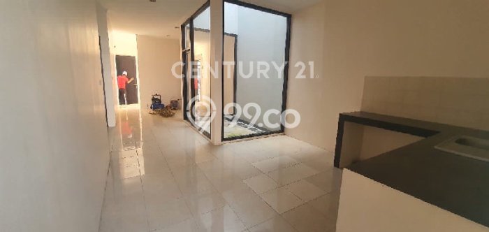 Rumah Luas Asri 2 KT Siap Huni di Taman Kopo Indah Bandung Rumah Luas Asri 2 KT Siap Huni di Taman Kopo Indah Bandung