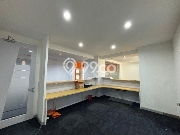 Rumah Strategis kawasan , 8 KT, Area Tenang, Luas 1440m2m² Bangunan 900m2m² Rumah Strategis kawasan , 8 KT, Area Tenang, Luas 1440m2m² Bangunan 900m2m²