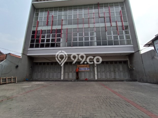 AREA KOMERSIAL! Ruko For Rent Kawasan , Luas 225m2m², Akses Strategis AREA KOMERSIAL! Ruko For Rent Kawasan , Luas 225m2m², Akses Strategis