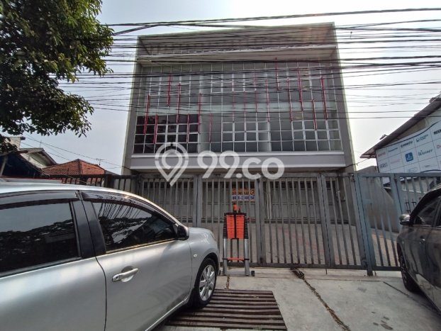 AREA KOMERSIAL! Ruko For Rent Kawasan , Luas 225m2m², Akses Strategis AREA KOMERSIAL! Ruko For Rent Kawasan , Luas 225m2m², Akses Strategis