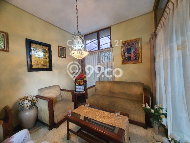 Rumah Siap Huni 8 KT 3 KM di Lokasi Strategis Supratman, Bandung Rumah Siap Huni 8 KT 3 KM di Lokasi Strategis Supratman, Bandung