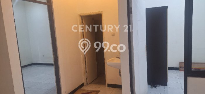 Disewakan! Rumah 2 Kamar Tidur &
1 Kamar Mandi di Taman Kopo Indah, Bandung Disewakan! Rumah 2 Kamar Tidur &
1 Kamar Mandi di Taman Kopo Indah, Bandung