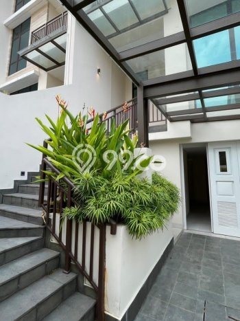 Rumah Mewah Siap Huni LT 146m2 di Pesanggrahan, Jakarta Selatan Rumah Mewah Siap Huni LT 146m2 di Pesanggrahan, Jakarta Selatan
