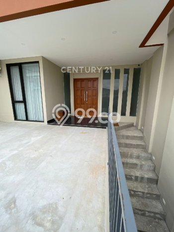 Ready to Use! Premium House LT 145m2 Desain Elegan di Pulomas Ready to Use! Premium House LT 145m2 Desain Elegan di Pulomas