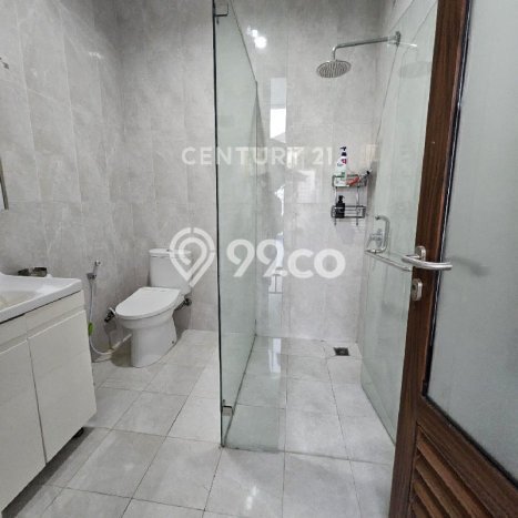 For Sale Rumah Mewah Exclusive di Cakung, Jakarta Timur For Sale Rumah Mewah Exclusive di Cakung, Jakarta Timur