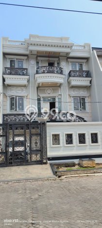 Jual Rumah Mewah Megah Dengan View Eksklusif di Taman Palem, Jakarta Barat Jual Rumah Mewah Megah Dengan View Eksklusif di Taman Palem, Jakarta Barat