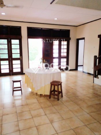 Rumah Mewah LB 150m2 Siap Pakai Desain Elegan di Pesanggrahan, Jakarta Barat Rumah Mewah LB 150m2 Siap Pakai Desain Elegan di Pesanggrahan, Jakarta Barat