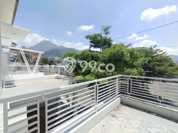 Rumah Modern Minimalis 3 KT Bisa Langsung Pindah di Batu Rumah Modern Minimalis 3 KT Bisa Langsung Pindah di Batu