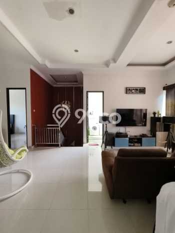 Rumah Elit LB 400m2 Siap Huni Desain Elegan di Cibubur, Jakarta Timur Rumah Elit LB 400m2 Siap Huni Desain Elegan di Cibubur, Jakarta Timur