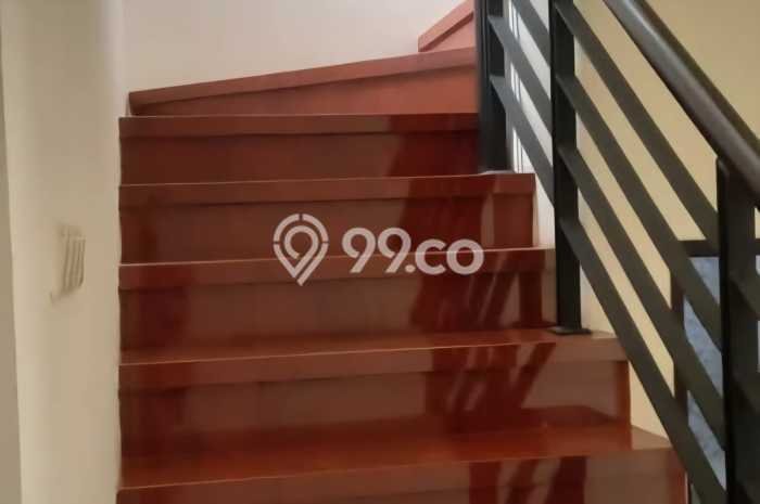 Jual Rumah Luas Elegan Dengan View Eksklusif di Cibubur, Jakarta Timur Jual Rumah Luas Elegan Dengan View Eksklusif di Cibubur, Jakarta Timur