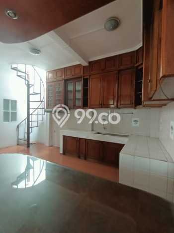 Ready to Use! Luxury House LT 200m2 Desain Elegan di Kota Wisata Ready to Use! Luxury House LT 200m2 Desain Elegan di Kota Wisata