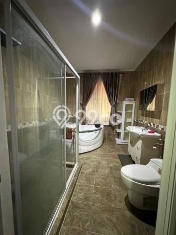 Rumah Elit Modern Tanpa Renovasi di Cibubur Jakarta Timur Rumah Elit Modern Tanpa Renovasi di Cibubur Jakarta Timur