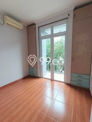 Ready to Use! Luxury House LT 200m2 Desain Elegan di Kota Wisata Ready to Use! Luxury House LT 200m2 Desain Elegan di Kota Wisata