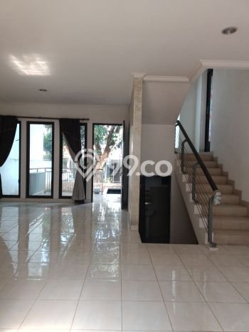 Rumah Luxury Modern Tanpa Renovasi di Cibubur Jakarta Timur Rumah Luxury Modern Tanpa Renovasi di Cibubur Jakarta Timur