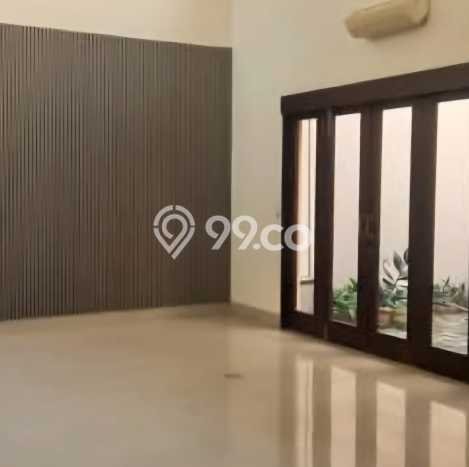 Jual Rumah Luas Elegan Dengan View Eksklusif di Cibubur, Jakarta Timur Jual Rumah Luas Elegan Dengan View Eksklusif di Cibubur, Jakarta Timur