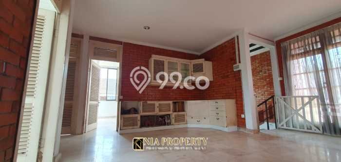 Rumah Luxury Modern Tanpa Renovasi di Cibubur Jakarta Timur Rumah Luxury Modern Tanpa Renovasi di Cibubur Jakarta Timur