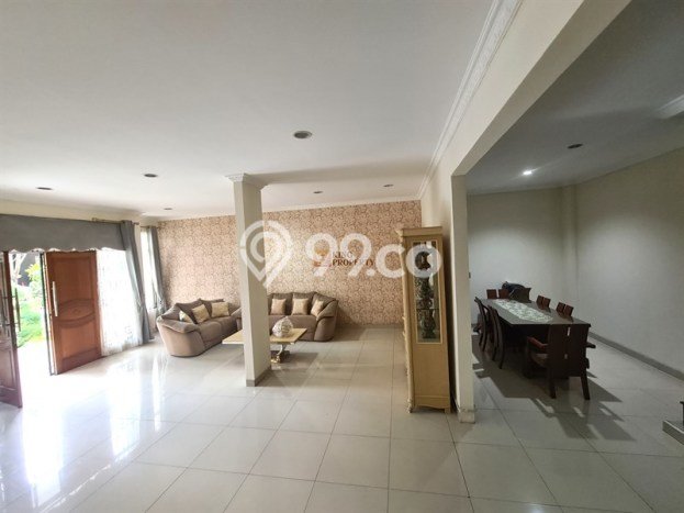 Disewakan! Rumah 3 Kamar Tidur &
3 Kamar Mandi di Puri Mansion, Jakarta Barat Disewakan! Rumah 3 Kamar Tidur &
3 Kamar Mandi di Puri Mansion, Jakarta Barat