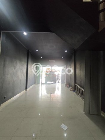 Unit Ruko Dijual di Jakarta Barat LT 56m2 & LB 140m2 Unit Ruko Dijual di Jakarta Barat LT 56m2 & LB 140m2