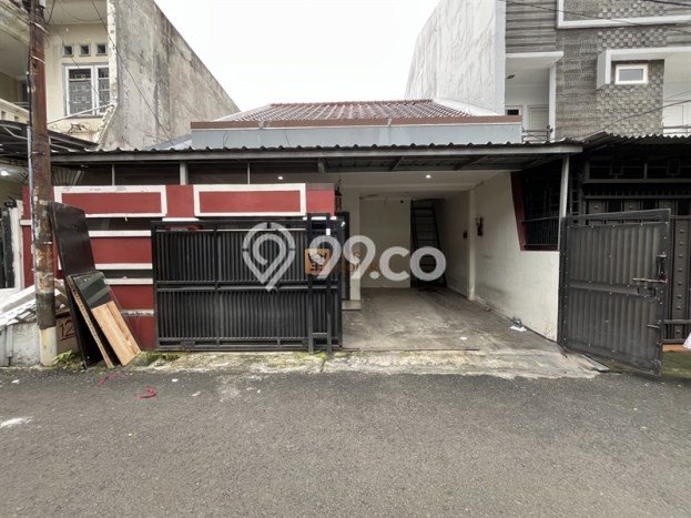 LOKASI PREMIUM! Rumah area Duri Kepa, 5 KT, Area Tenang, Luas 132m2m² Bangunan 200m2m² LOKASI PREMIUM! Rumah area Duri Kepa, 5 KT, Area Tenang, Luas 132m2m² Bangunan 200m2m²