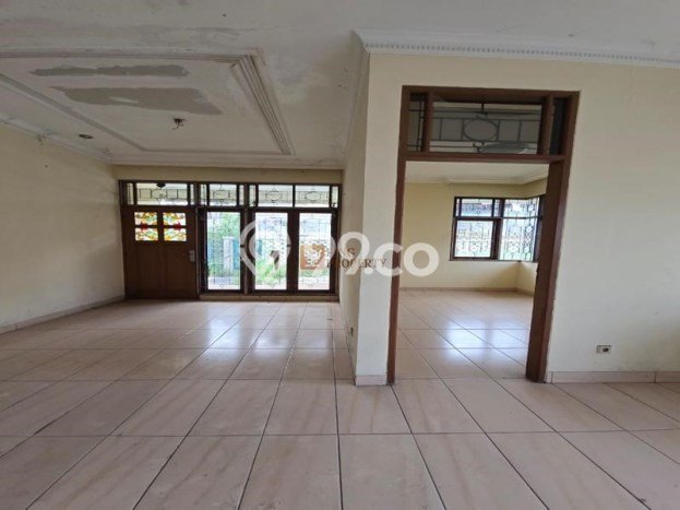 Hunian Mewah Siap Huni LT 258m2 di Kebon Jeruk, Jakarta Barat Hunian Mewah Siap Huni LT 258m2 di Kebon Jeruk, Jakarta Barat