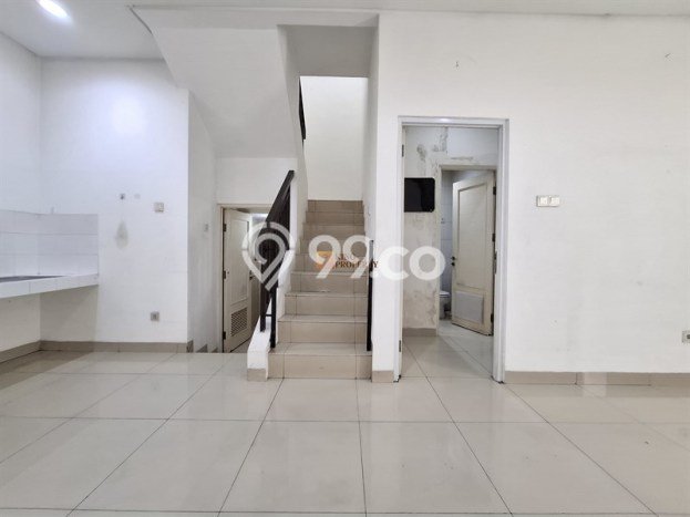 Sewa Rumah Murah di Puri Mansion Jakarta Barat Punya 4 Kamar Tidur Sewa Rumah Murah di Puri Mansion Jakarta Barat Punya 4 Kamar Tidur