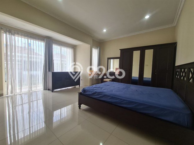 Disewakan! Rumah 3 Kamar Tidur &
3 Kamar Mandi di Puri Mansion, Jakarta Barat Disewakan! Rumah 3 Kamar Tidur &
3 Kamar Mandi di Puri Mansion, Jakarta Barat