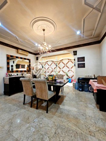 PENAWARAN TERBATAS! Rumah Berkualitas area Tomang, Luas 242m2m² LB 350m2m² PENAWARAN TERBATAS! Rumah Berkualitas area Tomang, Luas 242m2m² LB 350m2m²