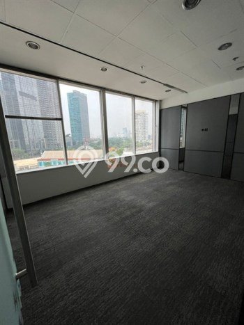 Unit Kantor Disewakan di Sudirman di Area Ramai & Strategis Unit Kantor Disewakan di Sudirman di Area Ramai & Strategis