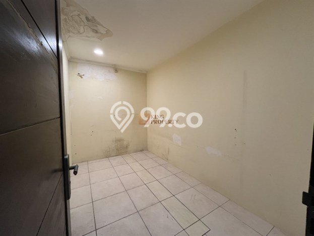 LOKASI PREMIUM! Rumah area Duri Kepa, 5 KT, Area Tenang, Luas 132m2m² Bangunan 200m2m² LOKASI PREMIUM! Rumah area Duri Kepa, 5 KT, Area Tenang, Luas 132m2m² Bangunan 200m2m²
