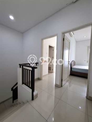 Sewa Rumah Murah di Puri Mansion Jakarta Barat Punya 4 Kamar Tidur Sewa Rumah Murah di Puri Mansion Jakarta Barat Punya 4 Kamar Tidur
