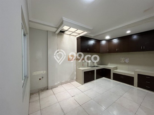 LOKASI PREMIUM! Rumah area Duri Kepa, 5 KT, Area Tenang, Luas 132m2m² Bangunan 200m2m² LOKASI PREMIUM! Rumah area Duri Kepa, 5 KT, Area Tenang, Luas 132m2m² Bangunan 200m2m²