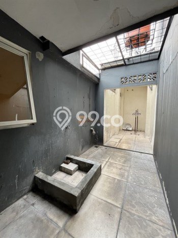 LOKASI PREMIUM! Rumah area Duri Kepa, 5 KT, Area Tenang, Luas 132m2m² Bangunan 200m2m² LOKASI PREMIUM! Rumah area Duri Kepa, 5 KT, Area Tenang, Luas 132m2m² Bangunan 200m2m²