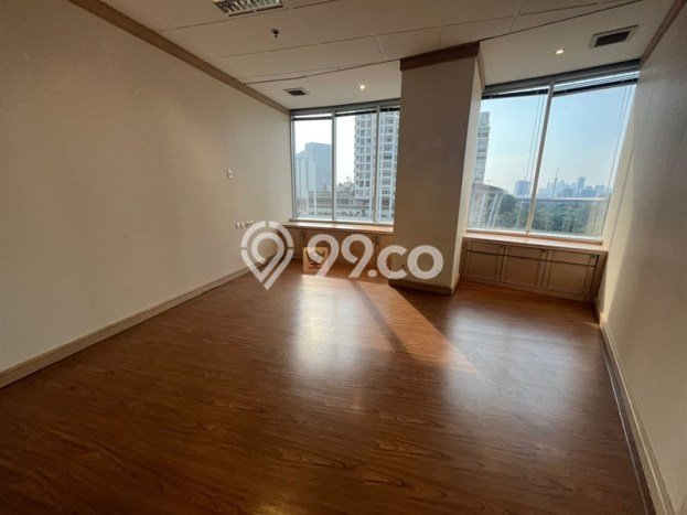 Unit Kantor Disewakan di Sudirman di Area Ramai & Strategis Unit Kantor Disewakan di Sudirman di Area Ramai & Strategis