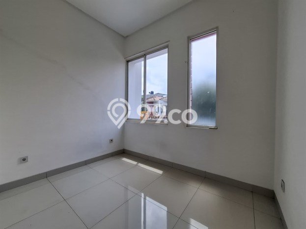 Sewa Rumah Murah di Puri Mansion Jakarta Barat Punya 4 Kamar Tidur Sewa Rumah Murah di Puri Mansion Jakarta Barat Punya 4 Kamar Tidur