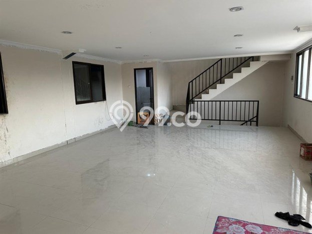 Gudang Lokasi Bisnis Kawasan Daan Mogot, Luas 1100m², Jalur Strategis Gudang Lokasi Bisnis Kawasan Daan Mogot, Luas 1100m², Jalur Strategis