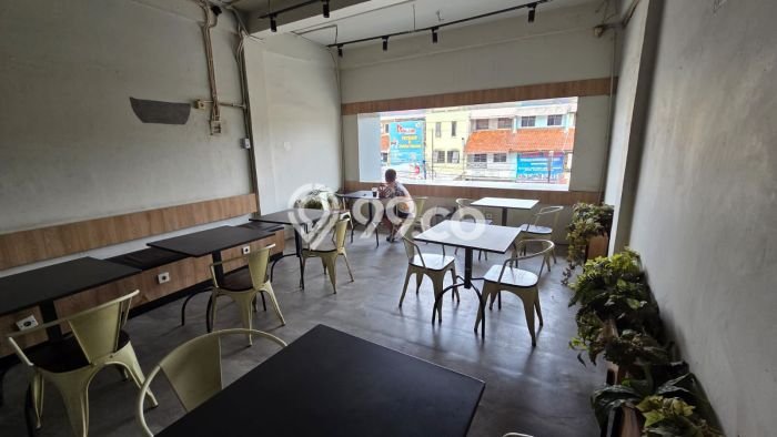 Unit Ruko Dijual di Karawaci Tangerang Luas Tanah 69m2, Luas Bangunan 207m2 Unit Ruko Dijual di Karawaci Tangerang Luas Tanah 69m2, Luas Bangunan 207m2