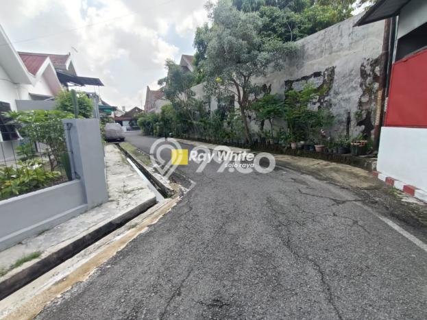 Dijual Rumah 5 Kamar Lokasi Strategis Nyaman dan Strategis di Manahan Dijual Rumah 5 Kamar Lokasi Strategis Nyaman dan Strategis di Manahan