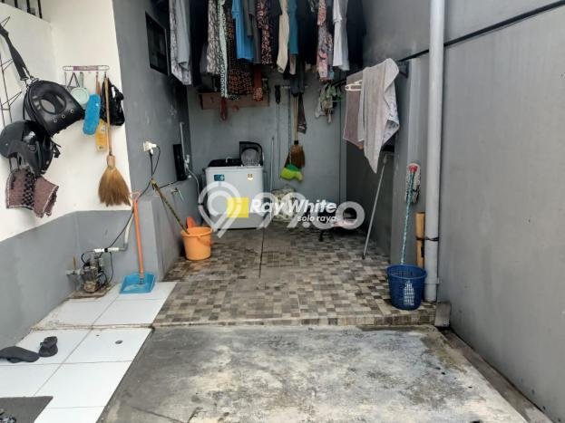 Dijual Rumah 5 Kamar Lokasi Strategis Nyaman dan Strategis di Manahan Dijual Rumah 5 Kamar Lokasi Strategis Nyaman dan Strategis di Manahan