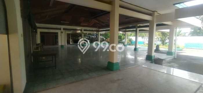For Sale! Premium House LT 2720m2 Desain Elegan di Pucang Sawit For Sale! Premium House LT 2720m2 Desain Elegan di Pucang Sawit