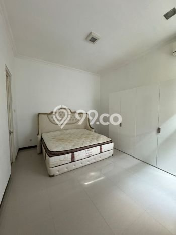 Jual Rumah Luas Elegan Dengan View Cantik di Manyar, Surabaya Jual Rumah Luas Elegan Dengan View Cantik di Manyar, Surabaya