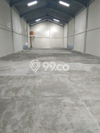 For Rent Gudang Premium di Sambikerep, Luas 459m2m², Area Utama For Rent Gudang Premium di Sambikerep, Luas 459m2m², Area Utama