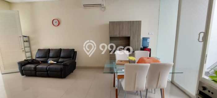 Rumah Nyaman area Pakuwon City, 2 KM, Lingkungan Strategis, Luas 128m² LB 144m² Rumah Nyaman area Pakuwon City, 2 KM, Lingkungan Strategis, Luas 128m² LB 144m²