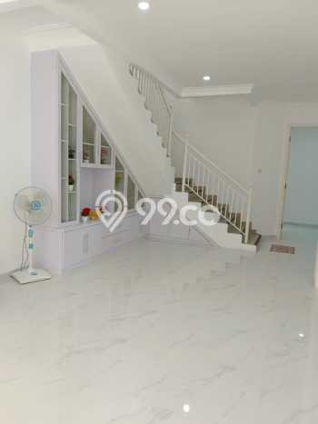 Rumah Modern LT 112m² Siap Huni di Pakuwon City, Dekat Tempat Strategis, Surabaya Rumah Modern LT 112m² Siap Huni di Pakuwon City, Dekat Tempat Strategis, Surabaya