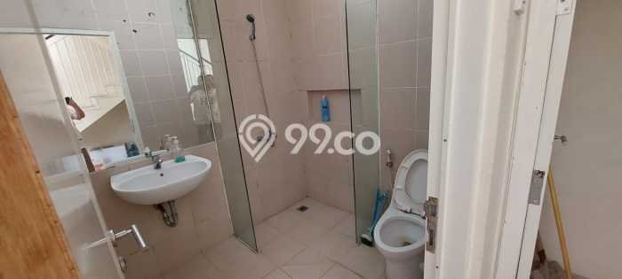 Rumah Nyaman area Pakuwon City, 2 KM, Lingkungan Strategis, Luas 128m² LB 144m² Rumah Nyaman area Pakuwon City, 2 KM, Lingkungan Strategis, Luas 128m² LB 144m²