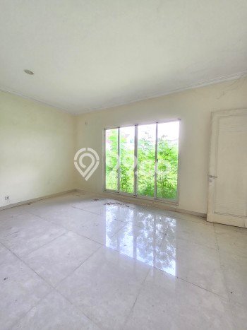 Rumah Mewah LB 392m2 Siap Pakai Desain Elegan di Alam Sutera, Tangerang Rumah Mewah LB 392m2 Siap Pakai Desain Elegan di Alam Sutera, Tangerang