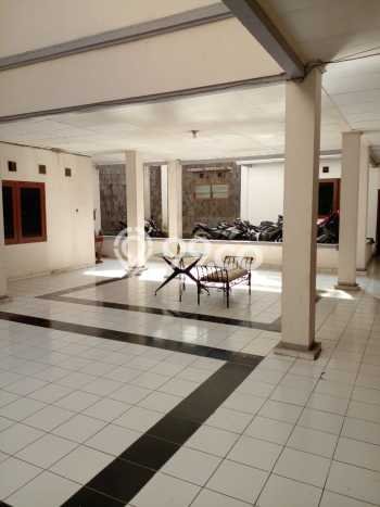 Rumah Elit LB 1000m2 Siap Pakai Desain Elegan di Tubagus Ismail, Bandung Rumah Elit LB 1000m2 Siap Pakai Desain Elegan di Tubagus Ismail, Bandung